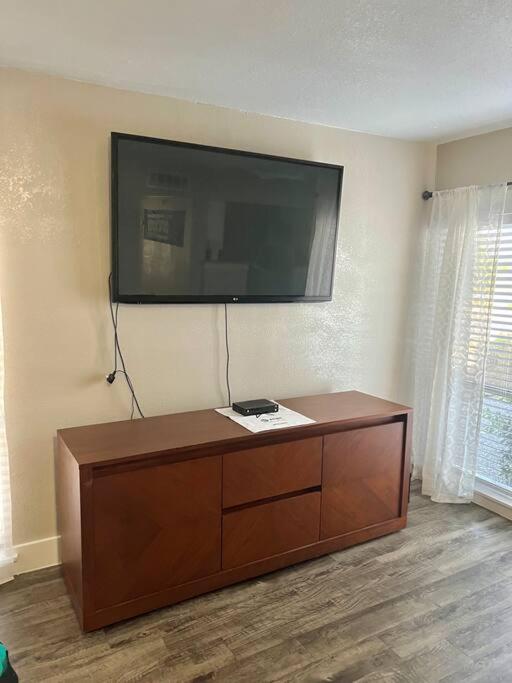 Lovely 2-Bedroom Condo Next To At&T Stadium Arlington Bagian luar foto