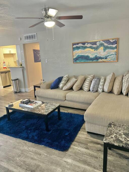 Lovely 2-Bedroom Condo Next To At&T Stadium Arlington Bagian luar foto