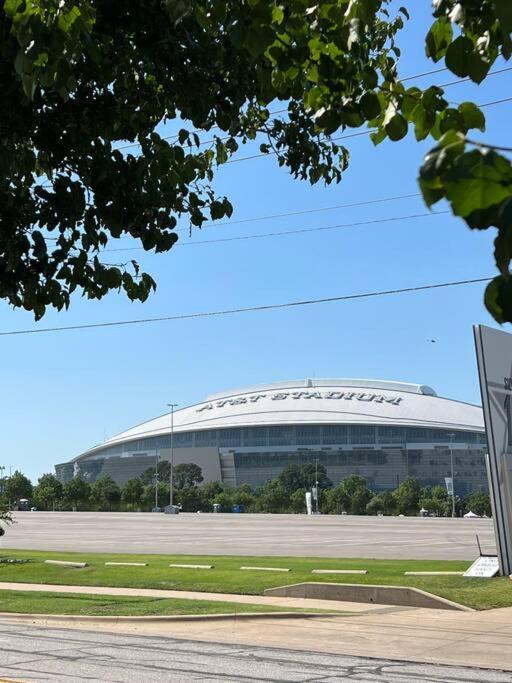Lovely 2-Bedroom Condo Next To At&T Stadium Arlington Bagian luar foto