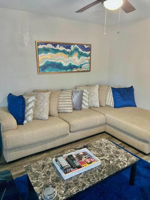 Lovely 2-Bedroom Condo Next To At&T Stadium Arlington Bagian luar foto